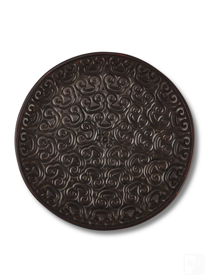 元/明　剔犀黑漆如意雲紋大盤 | A LARGE TIXI CARVED BLACK LACQUER CIRCULAR DISH